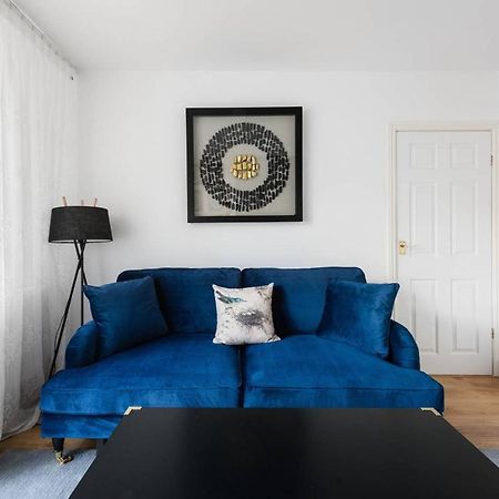 The Bluebird - One Bedroom Apartment In Watford 왓퍼드 외부 사진
