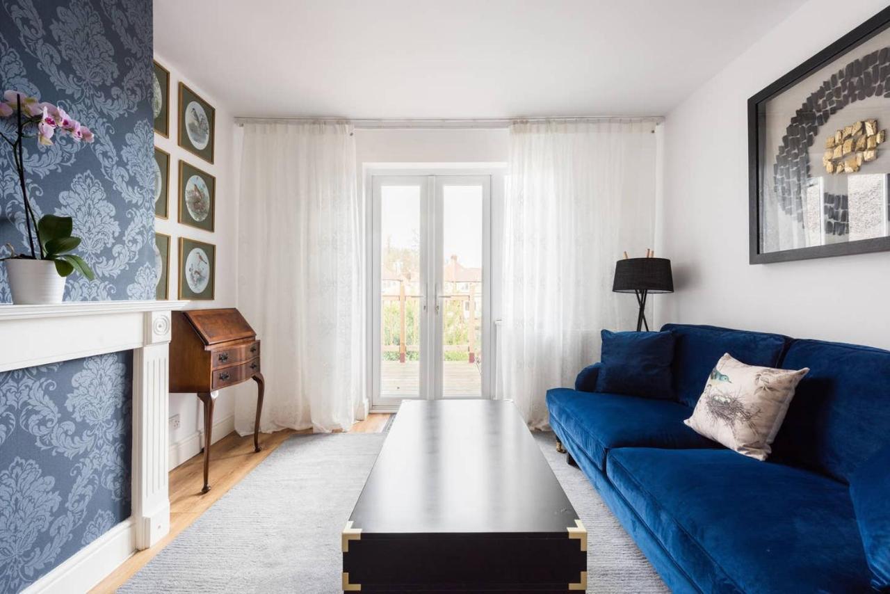 The Bluebird - One Bedroom Apartment In Watford 왓퍼드 외부 사진